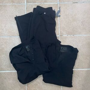 Fig scrub set two tops and one pair of bottoms. Black size small